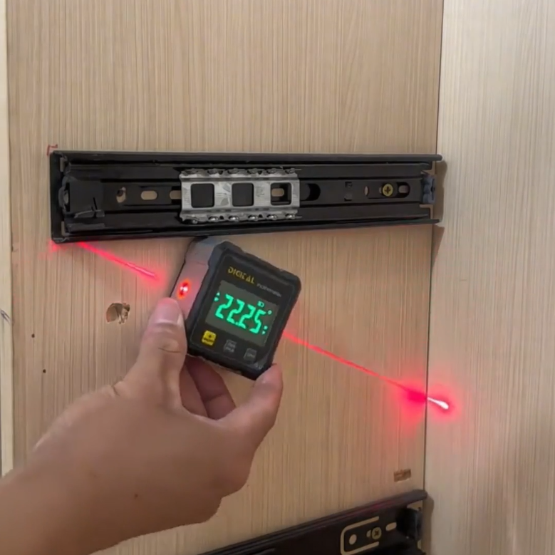4-Side Magnetic Digital Inclinometer With Laser